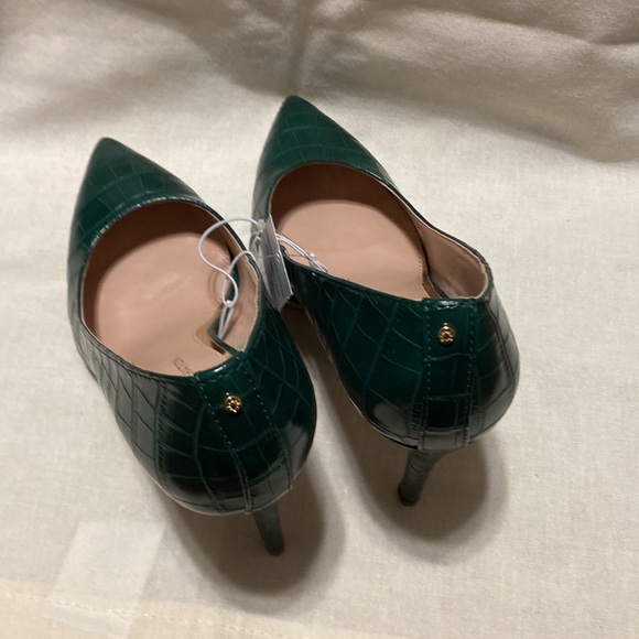 New BCBGeneration Emerald Heels - Picture 4 of 8